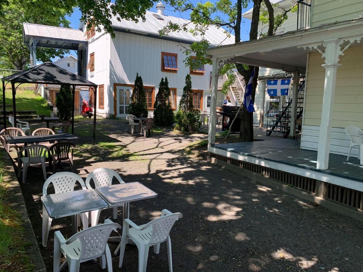 Auberge Internationale De Ривьер-дю-Лу Экстерьер фото